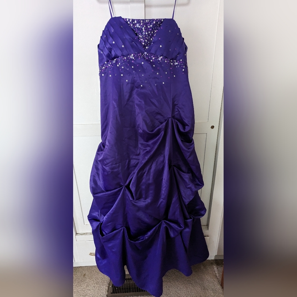 NEW WITH TAGS Size 18 Prom Dress